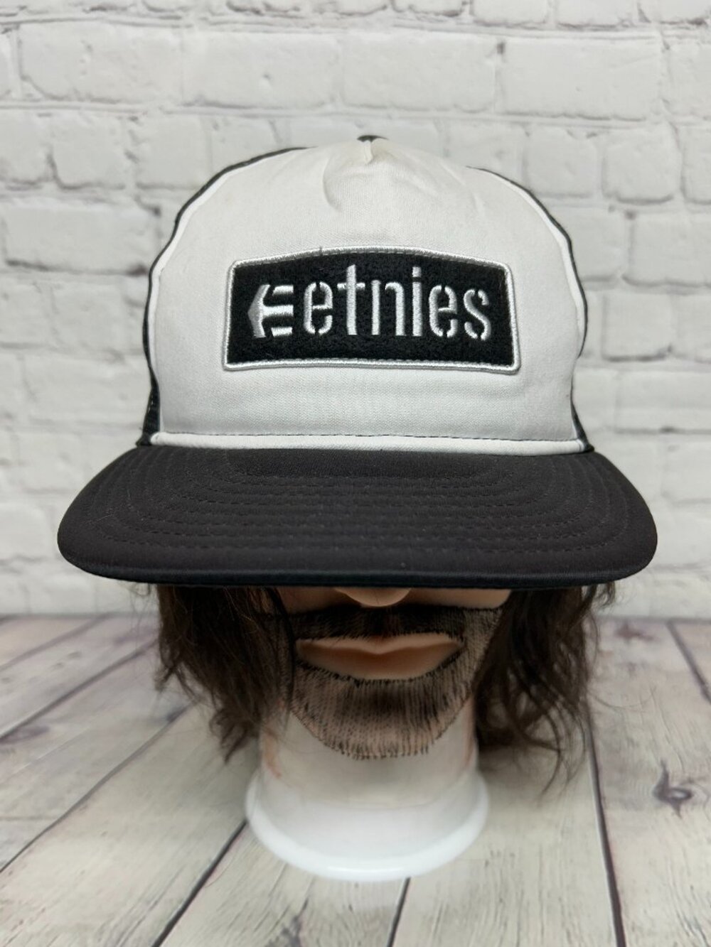 ETNIES New Era Trucker Hat Mesh Cap Snapback White Black New Era Fits